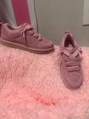 Ugg Sneakers